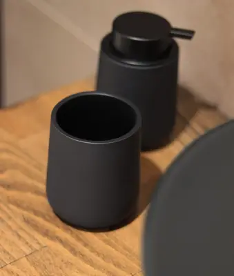 M BM7802 ČAŠA CRNA MAT